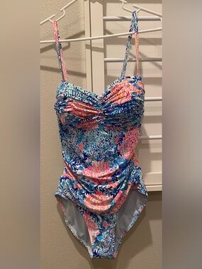 Women’s Lilly Pulitzer One Piece Swimsuit Floral Size 10 Good Condition